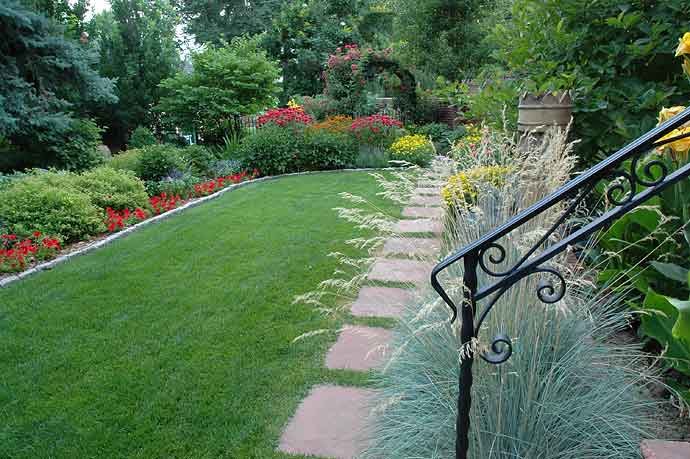 3 Reasons to hire a Landscape Professional