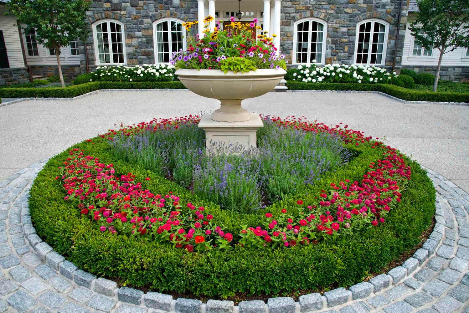 Blog Featured – Its time to incorporate Seasonal Color into your Landscape