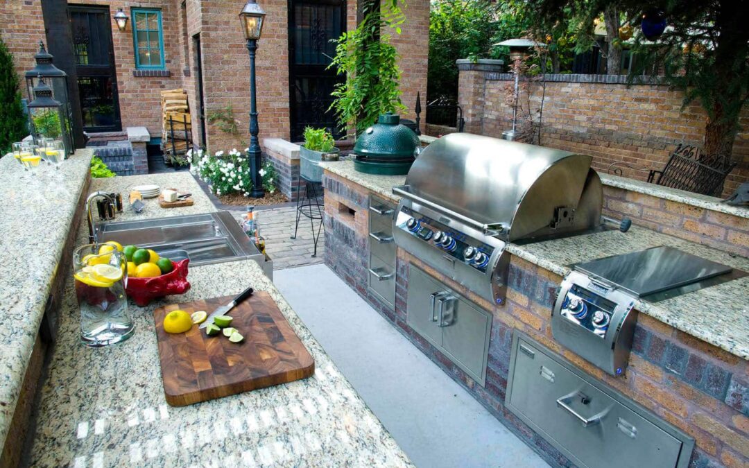 Outdoor Kitchens bring us closer to family, friends and nature