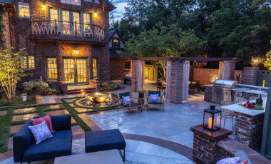 Blog Featured – How to Create the Ultimate Outdoor Entertaining & Gathering Space in Your Backyard