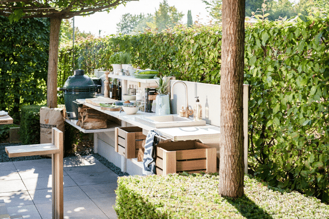 Garden kitchen online table