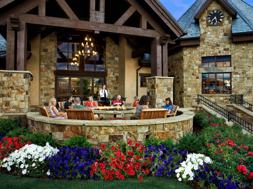 commercial landscape maintenance service golf club grounds