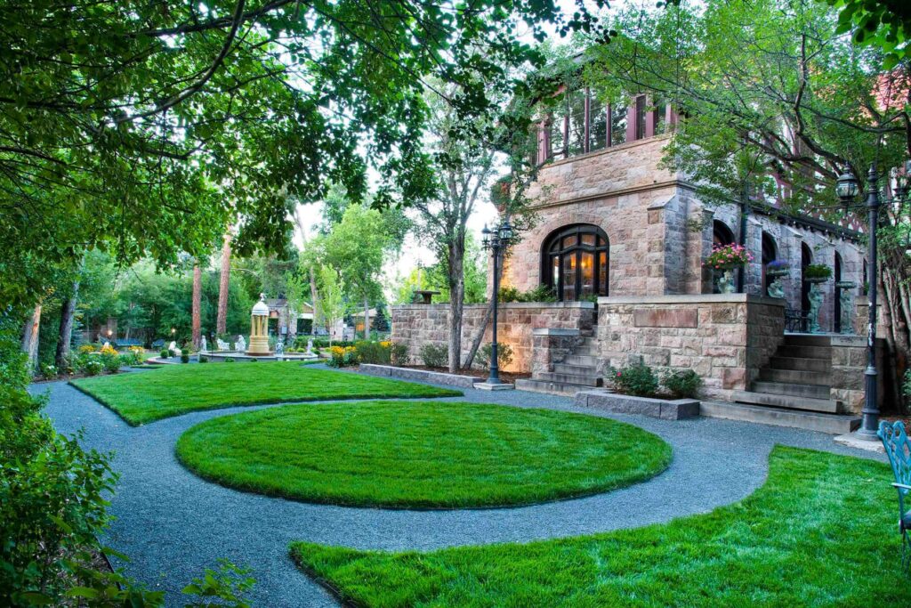 custom driveway and motor court paver design