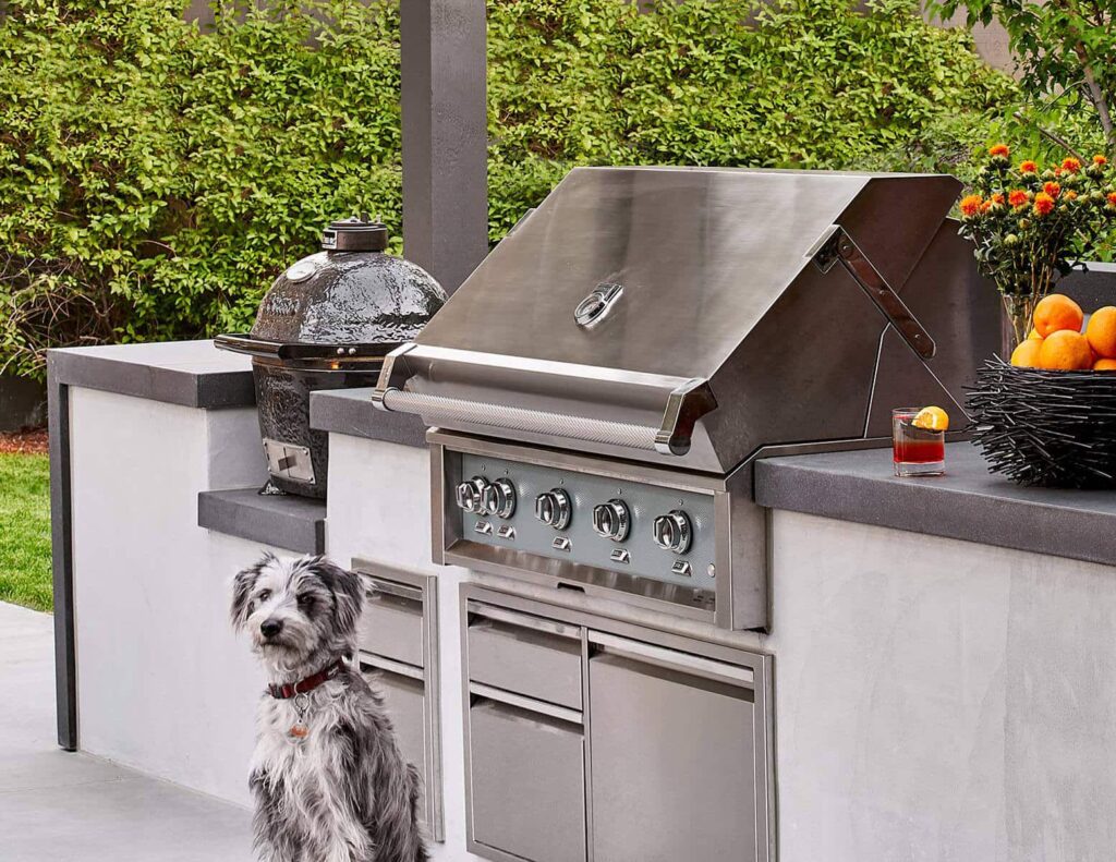 horizontal wood fencing privacy screen mid mod design