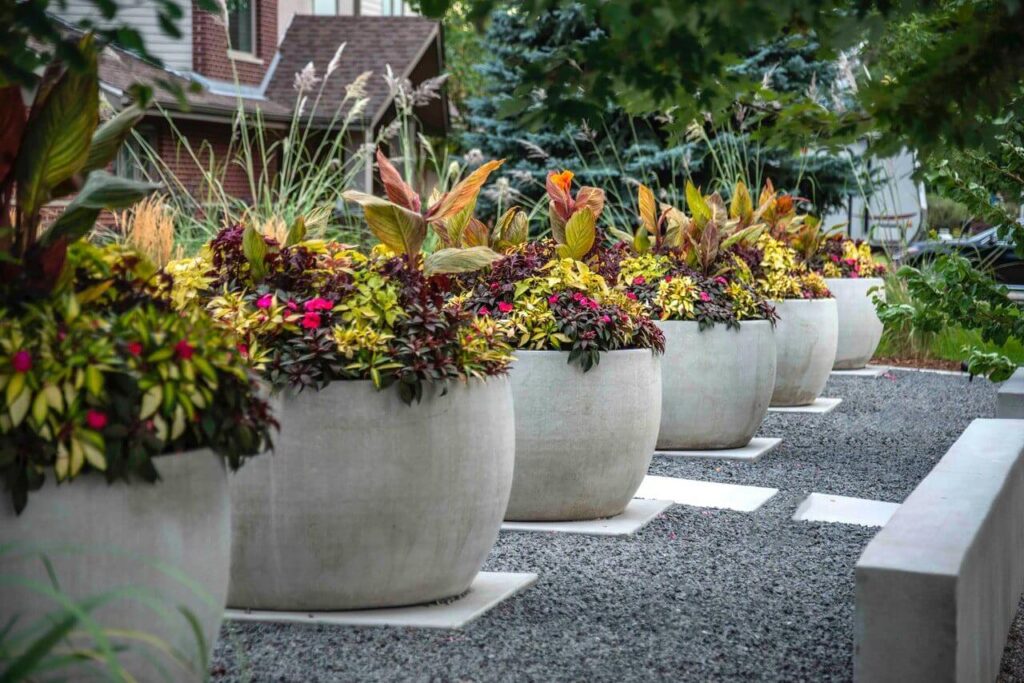 minimalist landscape architecture geometric hardscaping