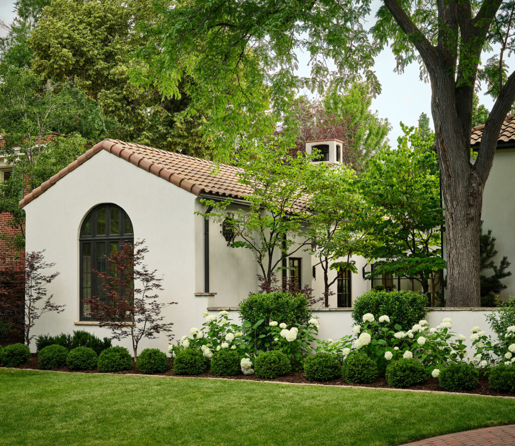 Lifescapes-385-North-Gilpin-St-Front-Yard-Plantings-07-07-25-WEB